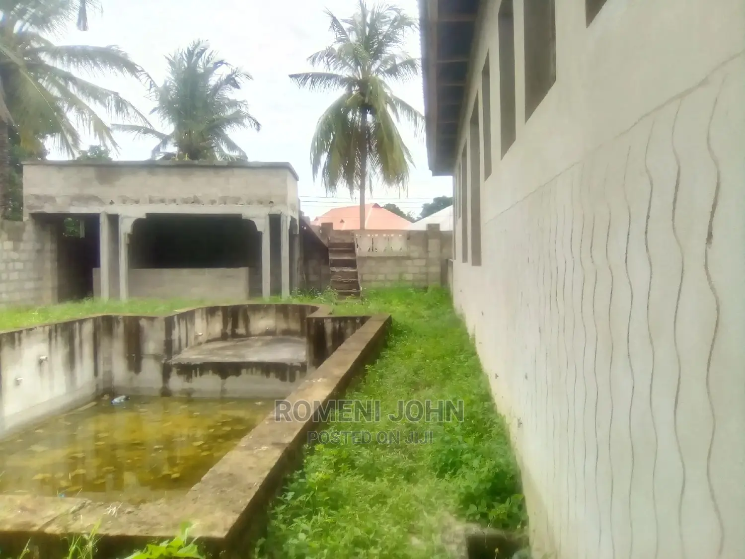Gesti Yenye Vyumba Saba Swiming Pool Na Bar Inauzwa Miln 65.