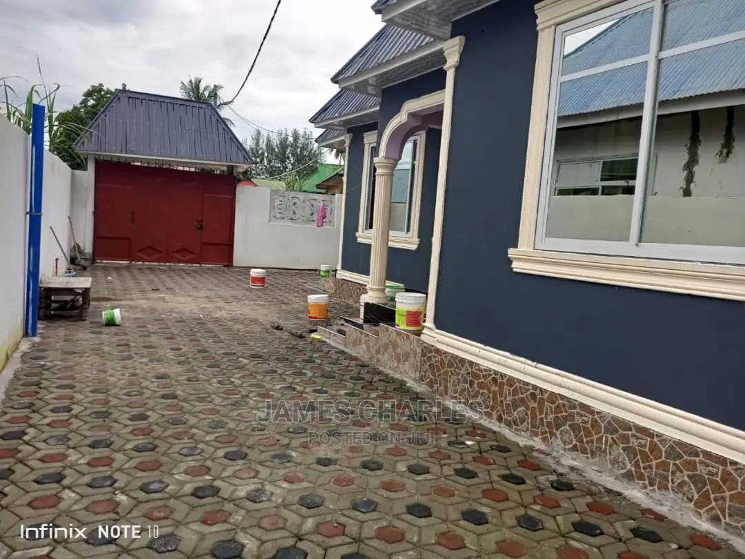 3bdrm Mansion in Chamazi for Sale