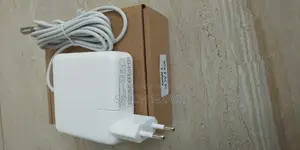 Brand New New, Apple Macbooks Adapter Available