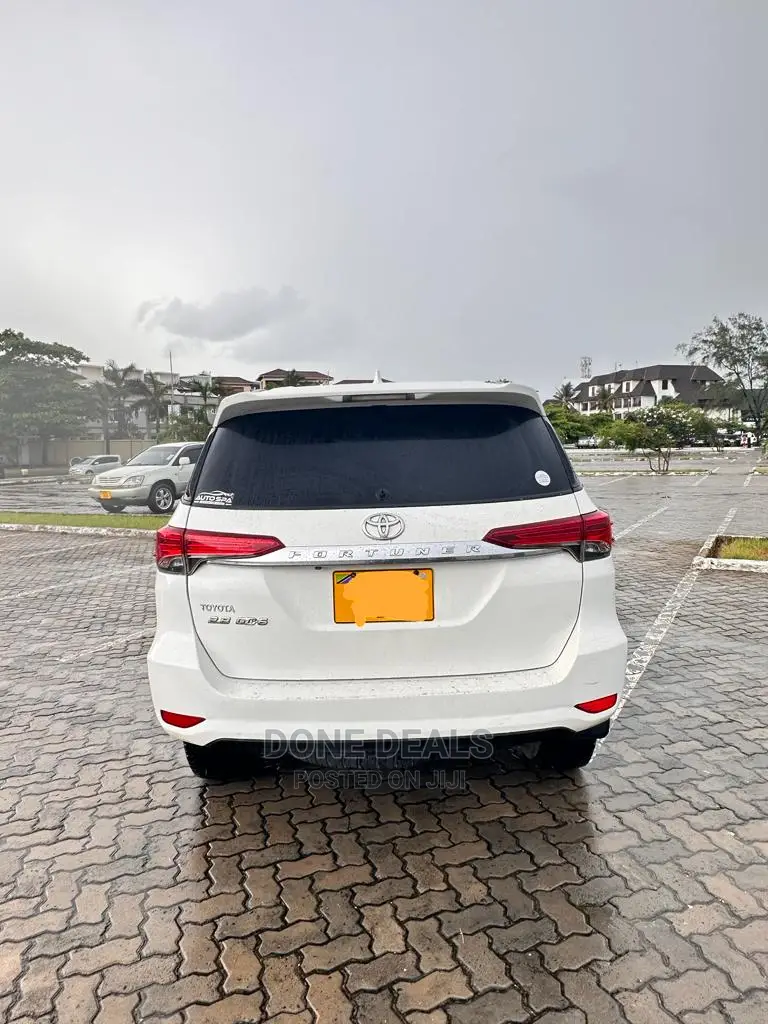Toyota Fortuner 2017 White