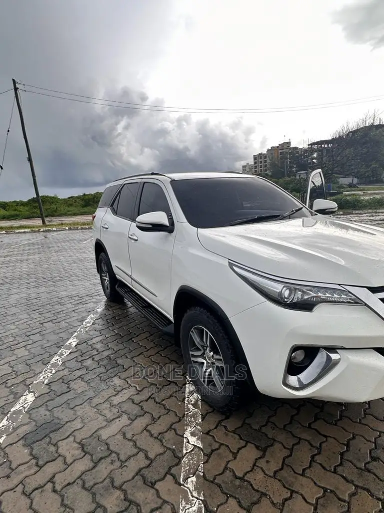Toyota Fortuner 2017 White