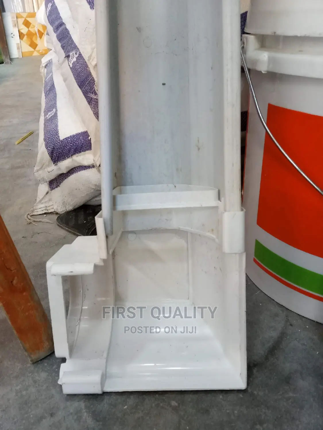 Square Gutter South 1grade