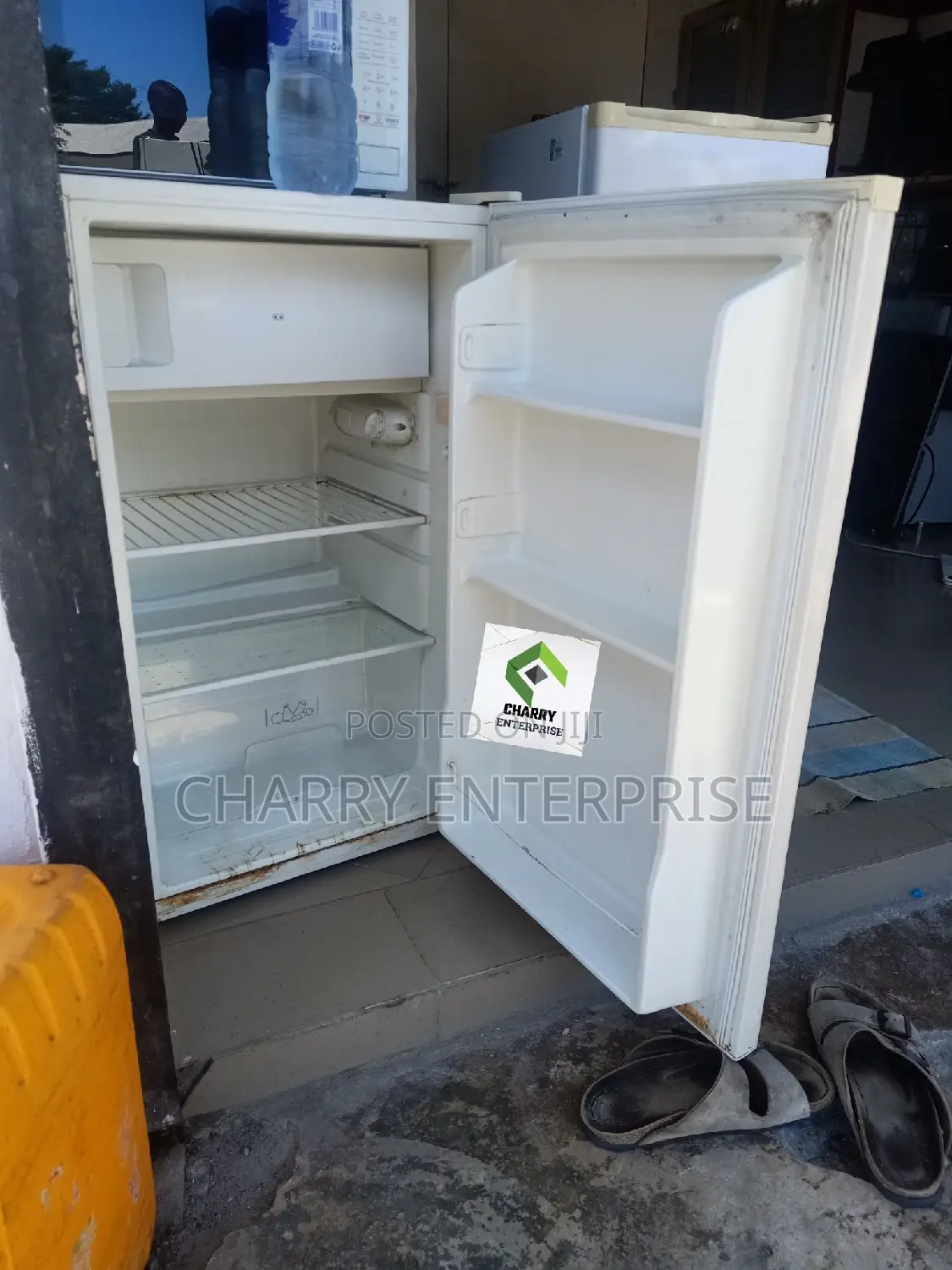  Fridge USED ZIPO CHACHE 