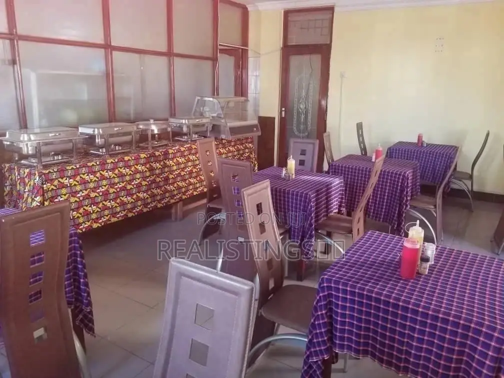 Kariakoo, 5 Storey 31 Rooms Operating Lodge for Sale - Dar