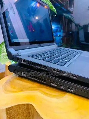 Laptop Dell Latitude 3550 4GB Intel Core I5 HDD+SSD 500GB