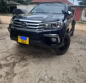Toyota Hilux 2018 Black