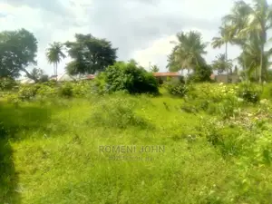 Eneo La Kibiashara Na Makazi Linauzwa Milioni 27.5 Bombambil
