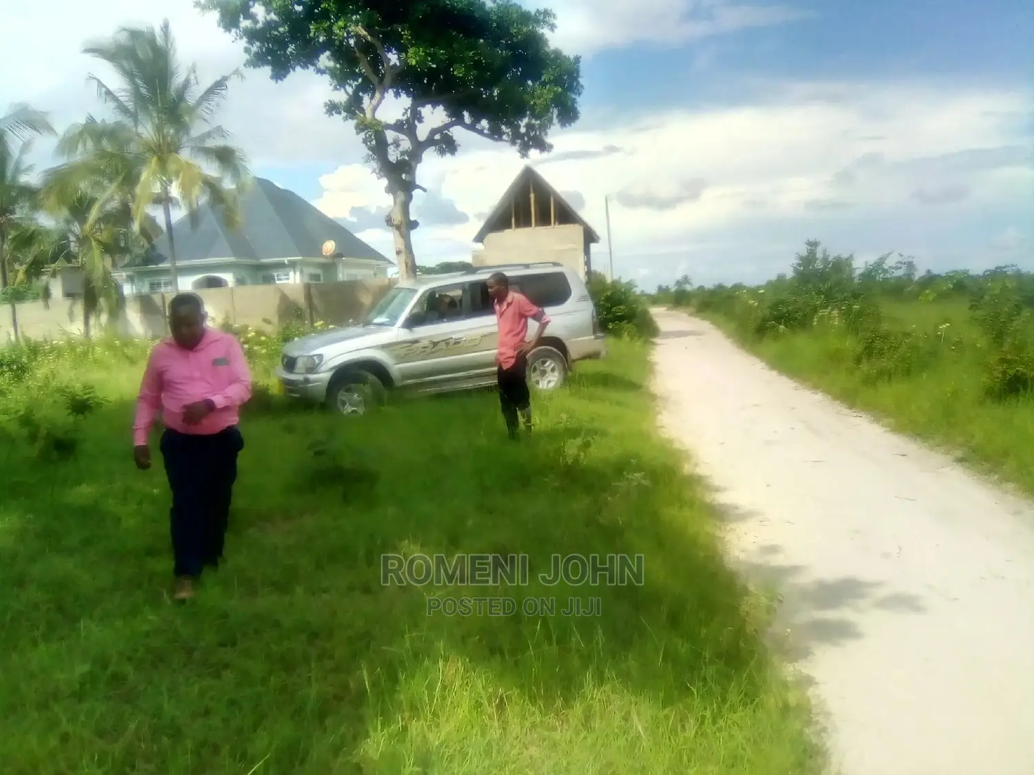 Eneo La Kibiashara Na Makazi Linauzwa Milioni 27.5 Bombambil