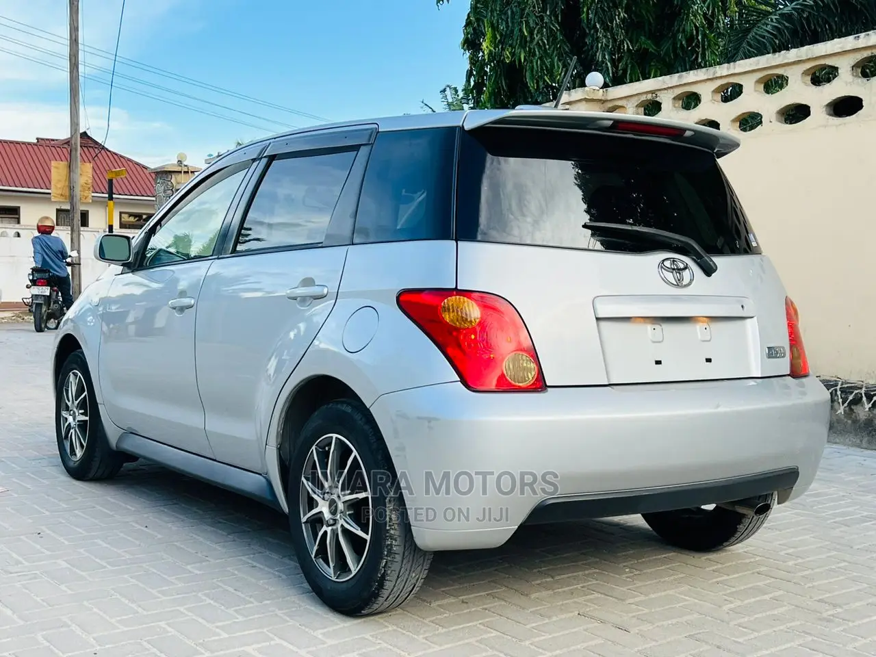 Toyota IST 2004 Silver