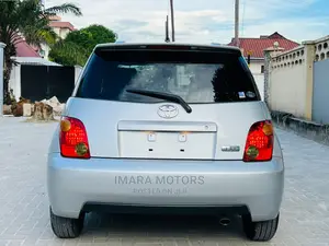 Toyota IST 2004 Silver