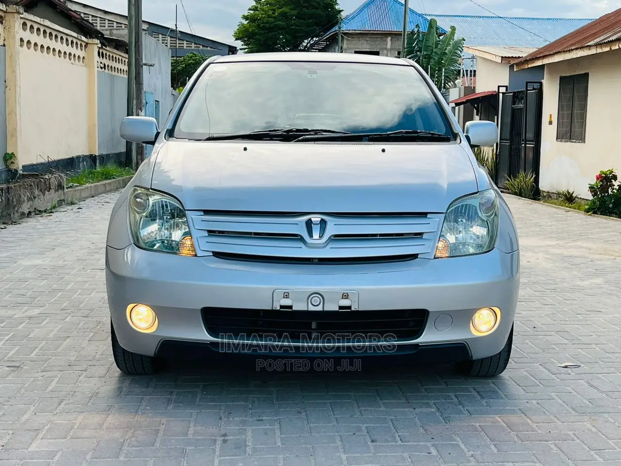 Toyota IST 2004 Silver