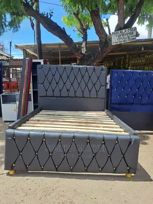Vitanda Vya Sofa Na Magodoro Yapo