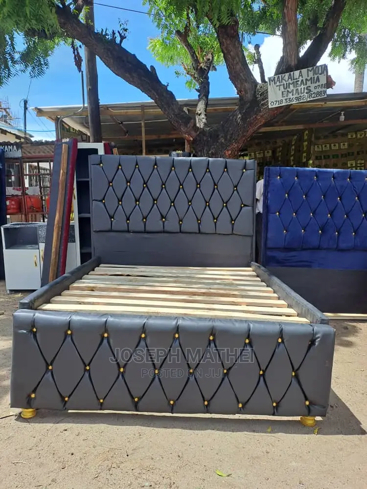 Vitanda Vya Sofa Na Magodoro Yapo