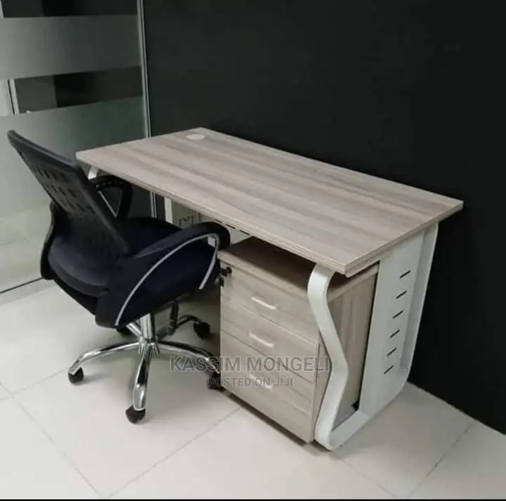 Meza Ya Office Na Kiti Chake