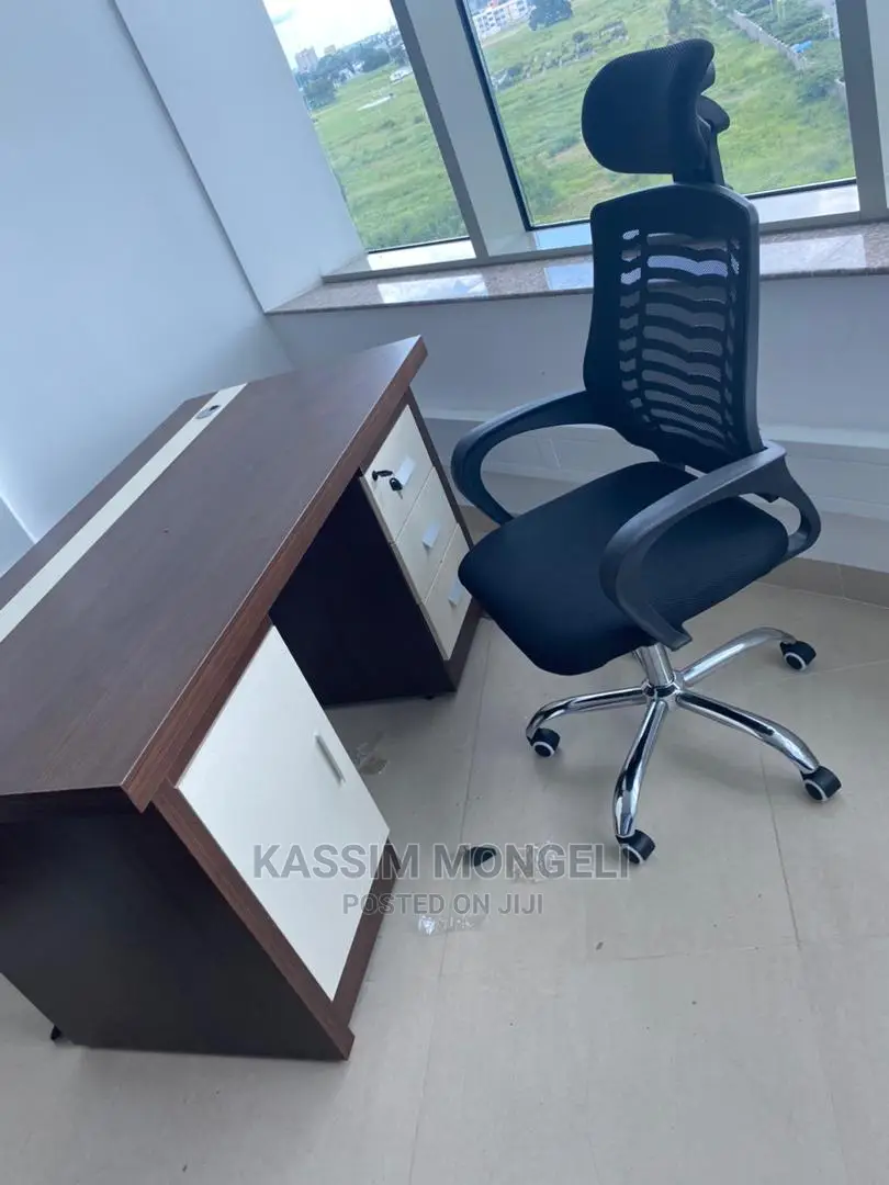 Meza Ya Office Full Na Kiti Chake