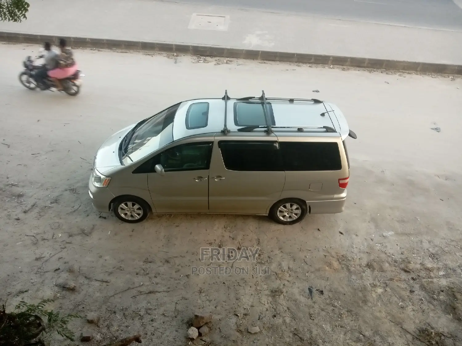 Toyota Alphard 2005 Gold