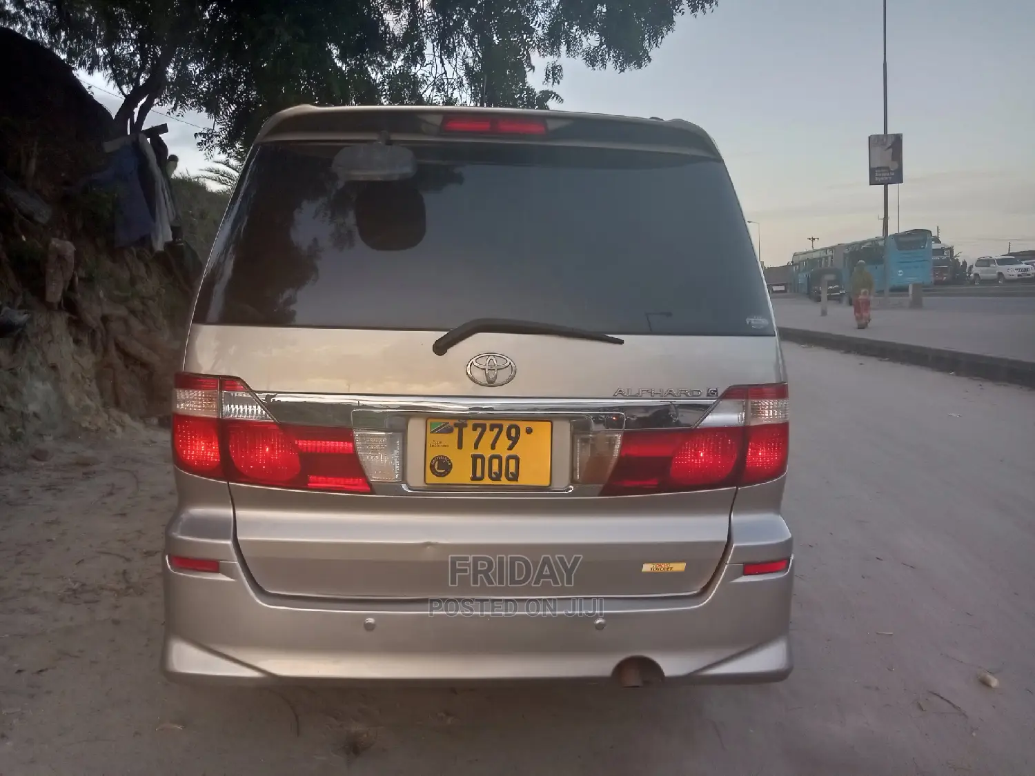 Toyota Alphard 2005 Gold