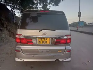 Toyota Alphard 2005 Gold