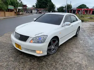 Toyota Crown 2005 White
