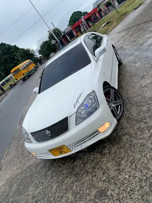 Toyota Crown 2005 White