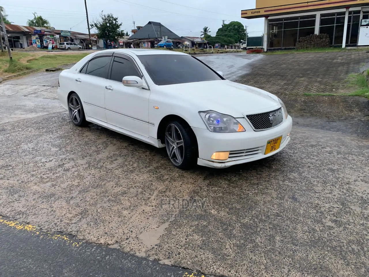 Toyota Crown 2005 White