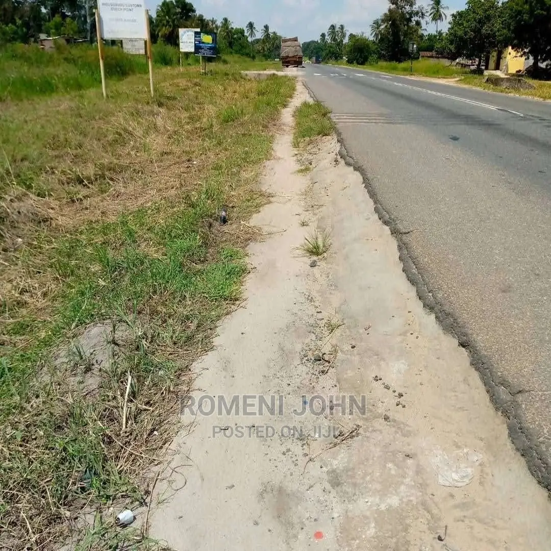 Eneo Heka 4 La Kibiashara Linauzwa Milioni 500 Pwani Kibaha.