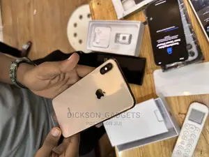 Apple iPhone XS Max 64 GB Gold
