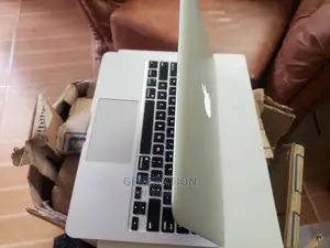 Laptop Apple MacBook Pro 2015 4GB Intel Core I5 SSD 128GB