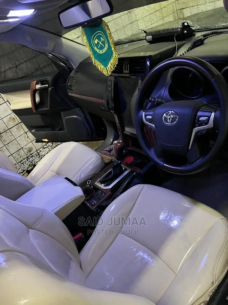 Toyota Land Cruiser Prado 2.7 i 2012 Black