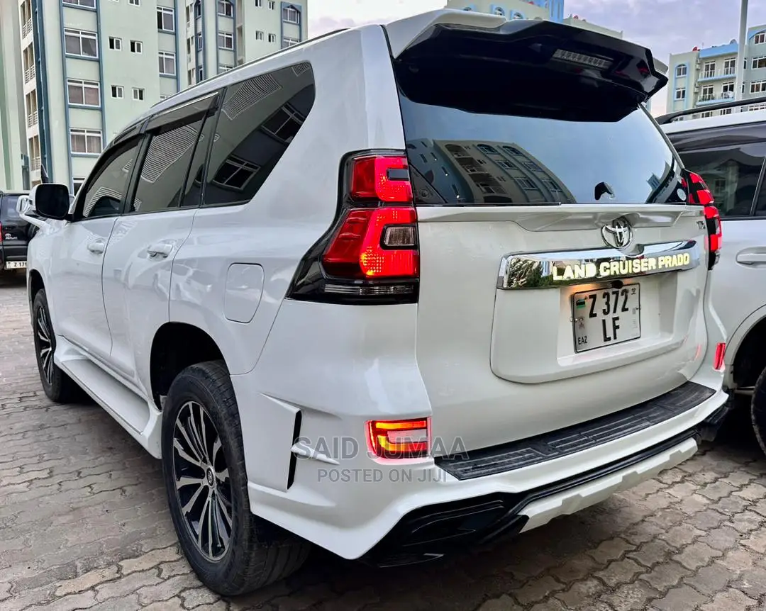 Toyota Land Cruiser Prado 2.7 i 2012 White