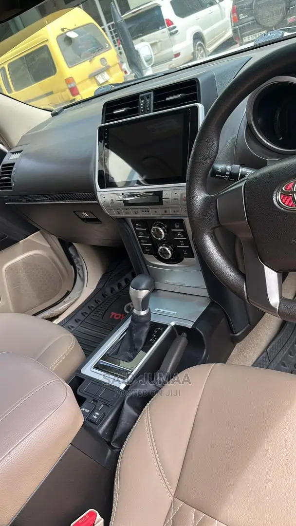 Toyota Land Cruiser Prado 2.7 i 2012 White