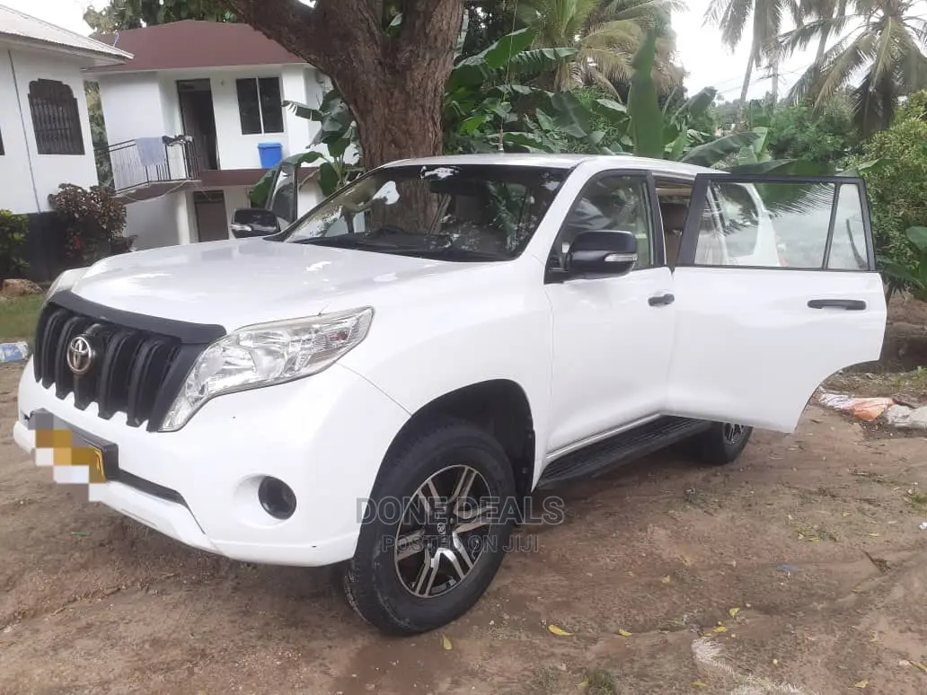 Toyota Land Cruiser Prado 2016 White
