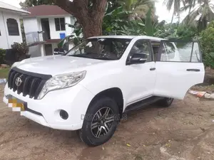 Toyota Land Cruiser Prado 2016 White