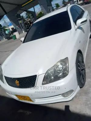 Toyota Crown 2006 White