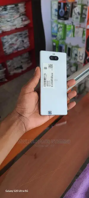 Sony Xperia 8 SOV42 64 GB White
