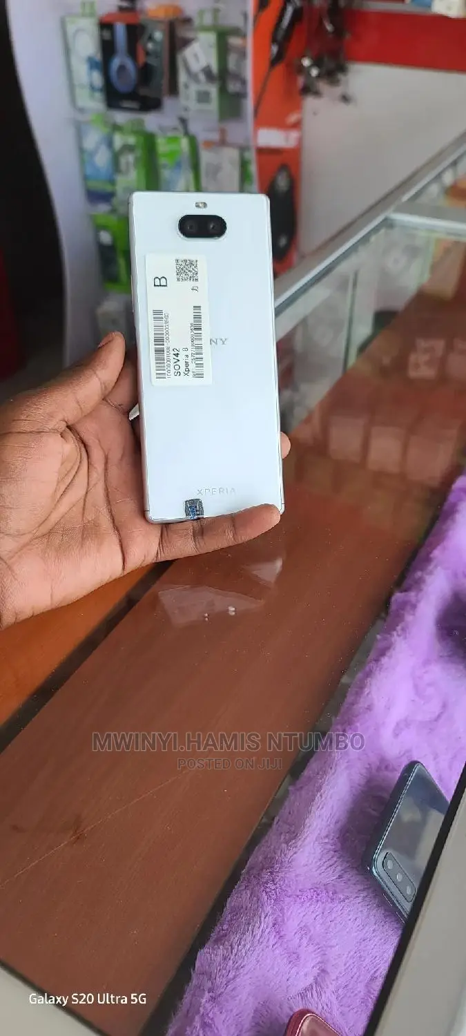Sony Xperia 8 SOV42 64 GB White