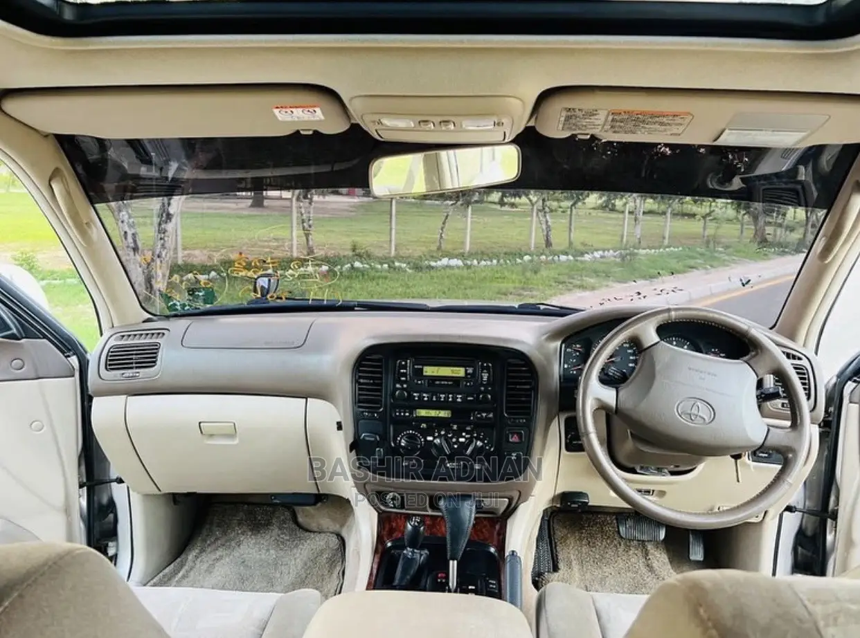 Toyota Land Cruiser HDJ 100 1999 White