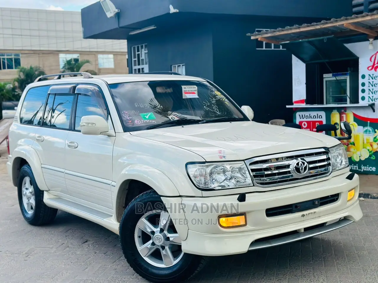 Toyota Land Cruiser HDJ 100 1999 White