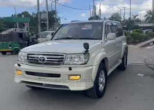 Toyota Land Cruiser HDJ 100 1999 White