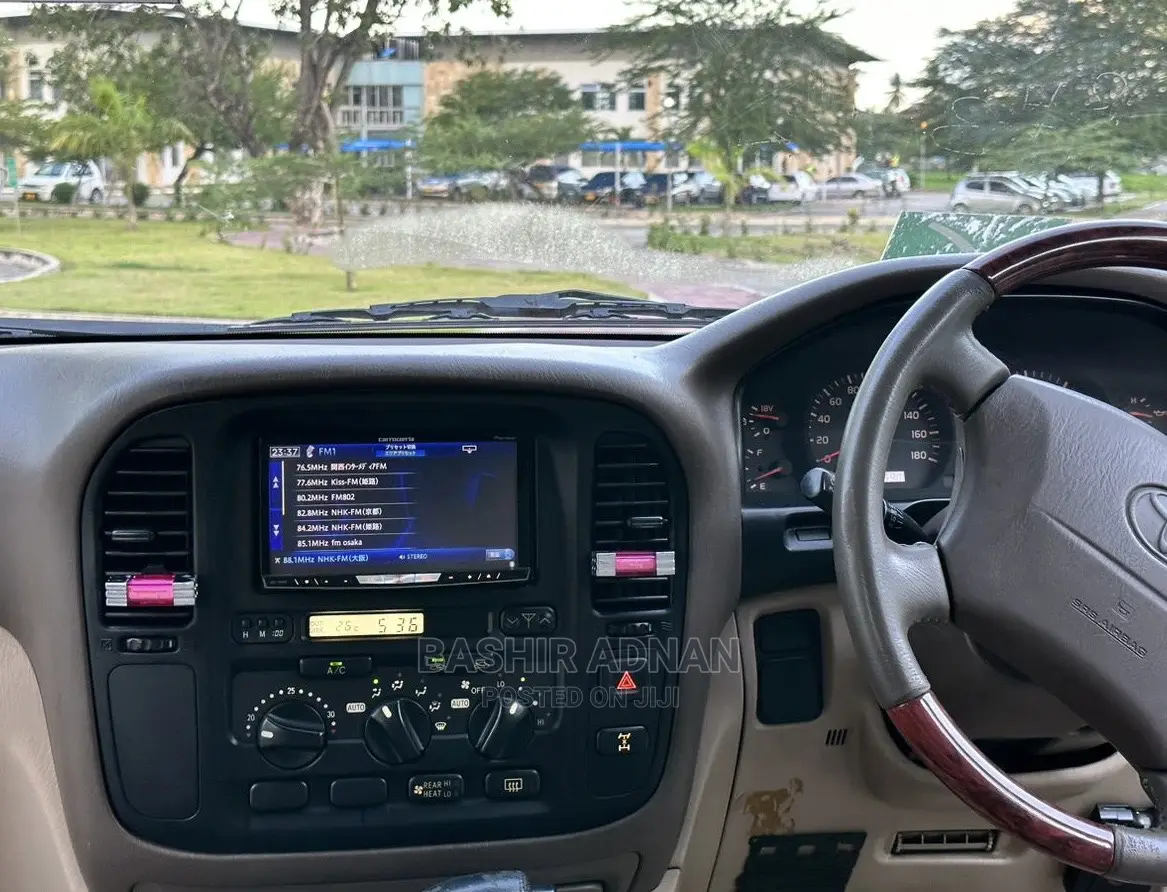 Toyota Land Cruiser HDJ 100 1999 White