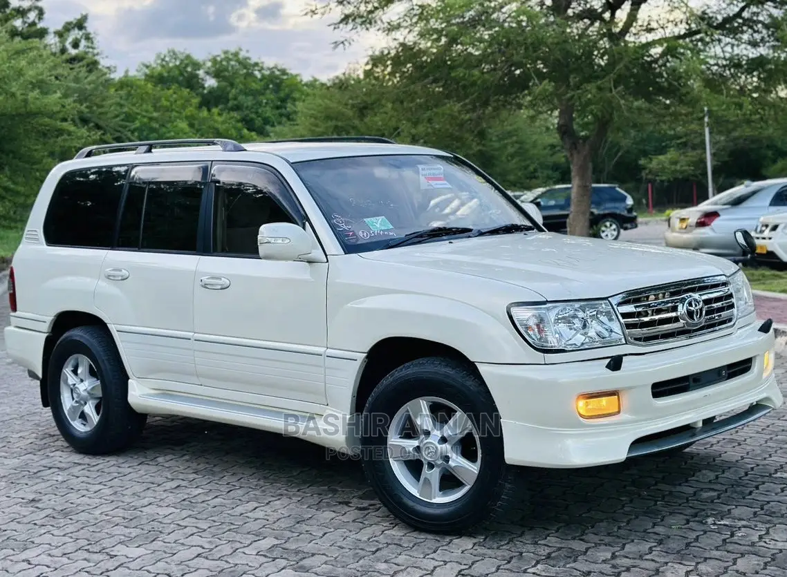 Toyota Land Cruiser HDJ 100 1999 White