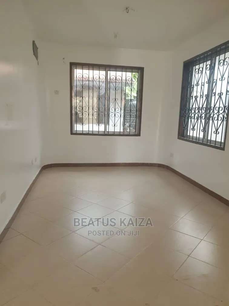 3bdrm Apartment in Kinondoni Biafra for rent