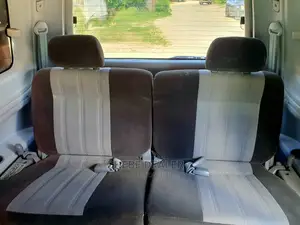 Toyota Noah 2.0 AWD (8 Seater) 2005 White
