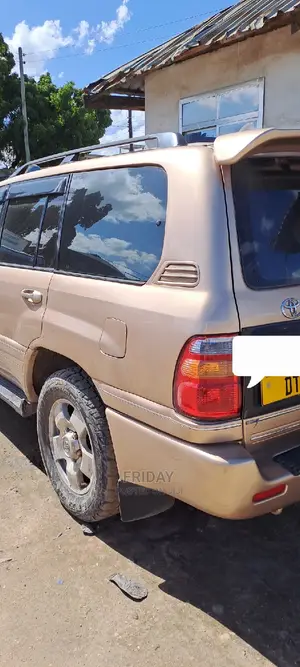 Toyota Land Cruiser 100 VX 4.2 4x4 2005 Gold
