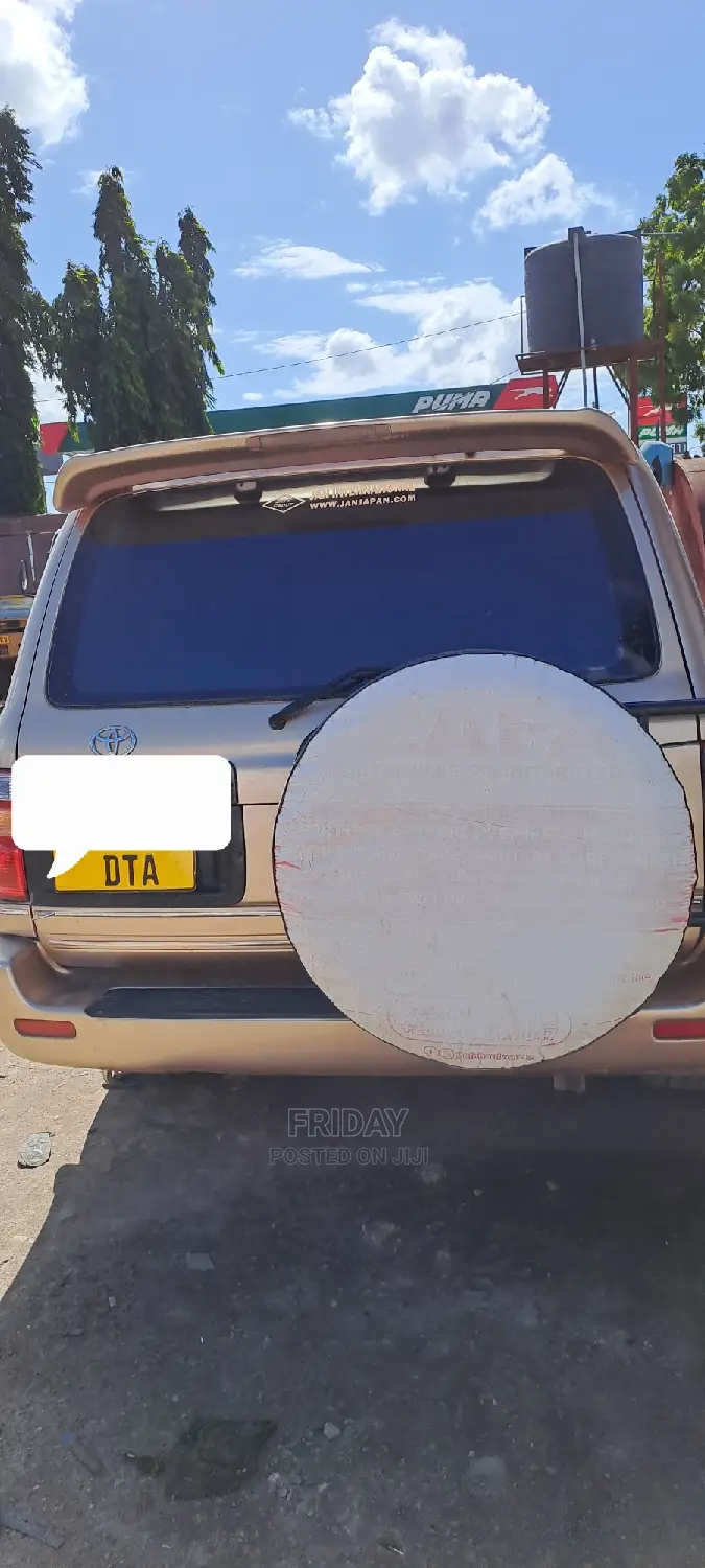 Toyota Land Cruiser 100 VX 4.2 4x4 2005 Gold