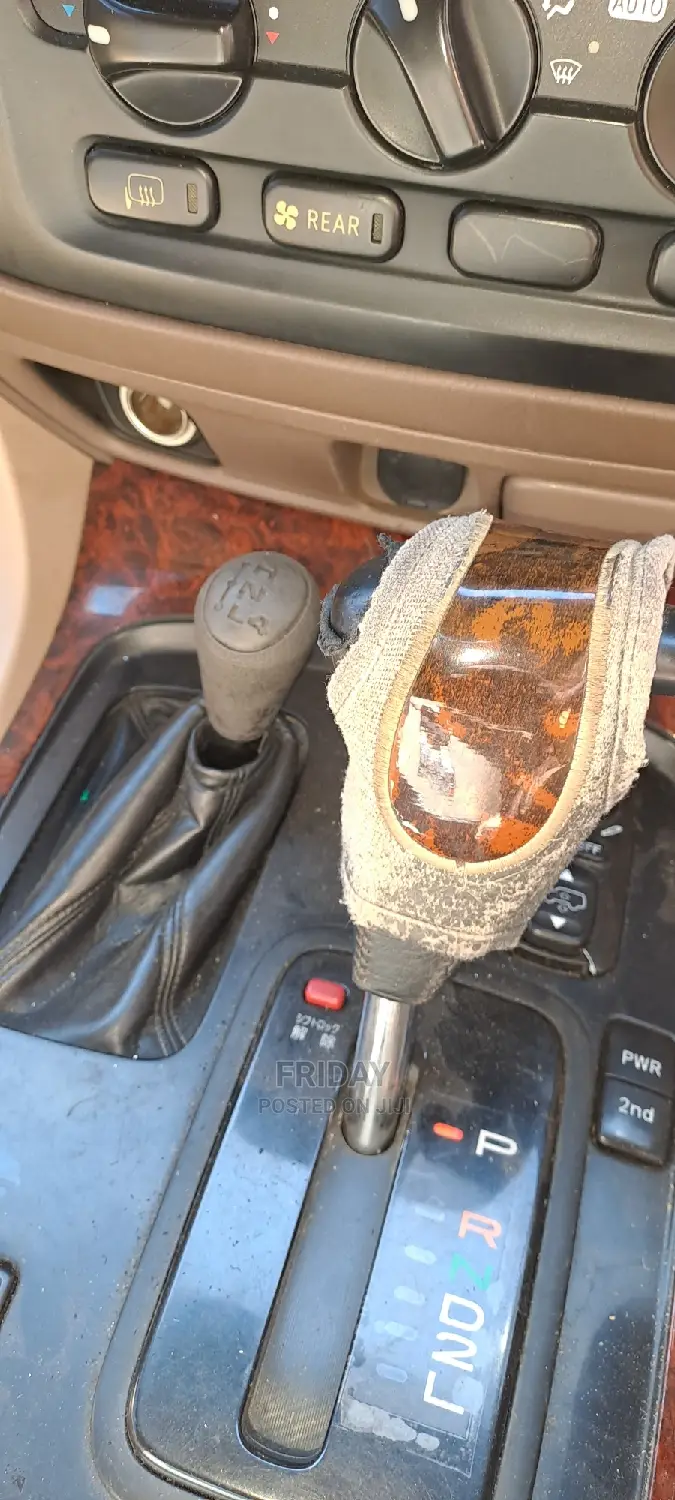 Toyota Land Cruiser 100 VX 4.2 4x4 2005 Gold