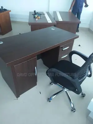 Meza Ya Office Na Kiti