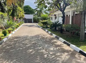 4bdrm House in Masaki for Rent