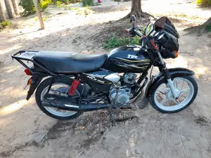 TVS King Cargo 2021 Yellow