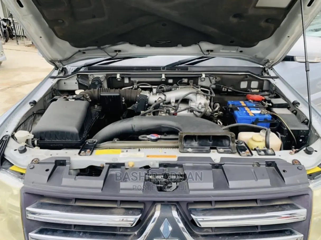 Mitsubishi Pajero Super Exceed 2006 Silver